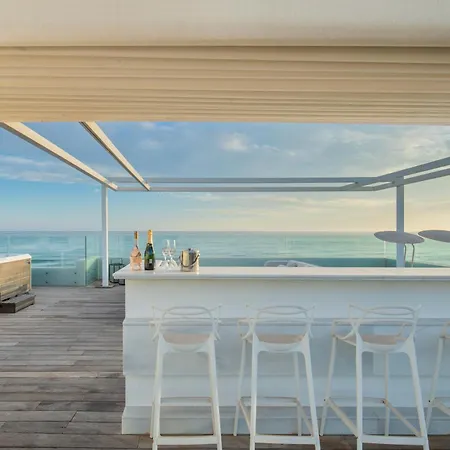 Frontline 6 Bdrm Luxury W Access Apartament Marbella