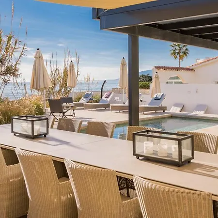 Frontline 6 Bdrm Luxury W Access Διαμέρισμα