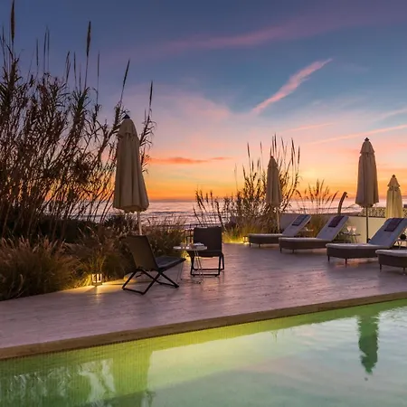 Frontline 6 Bdrm Luxury W Access * Marbella