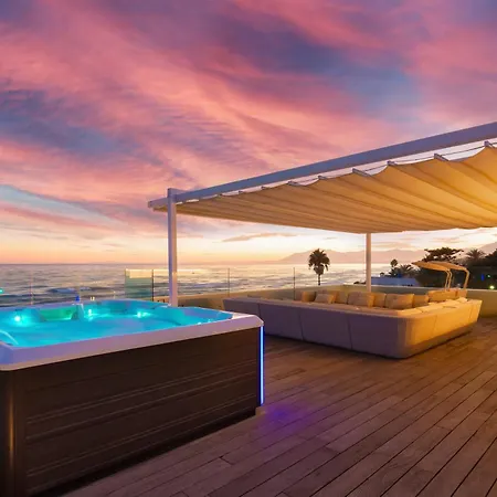 Frontline 6 Bdrm Luxury W Access *