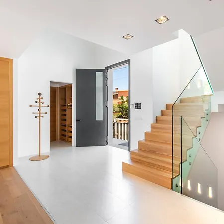 Frontline 6 Bdrm Luxury W Access * マルベーリャ