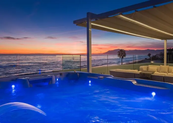 Frontline 6 Bdrm Luxury W Access Appartement Marbella