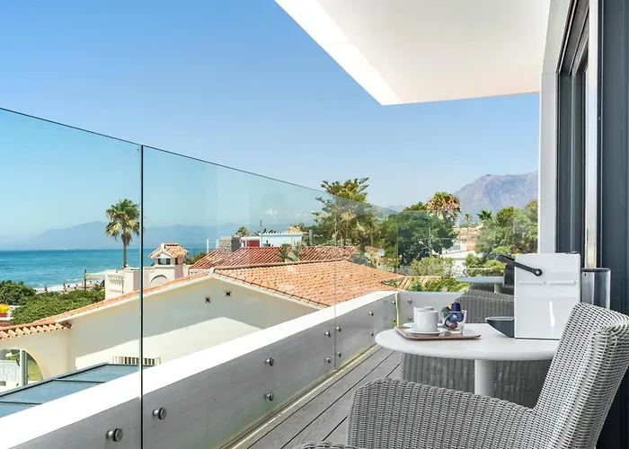 Frontline 6 Bdrm Luxury W Access Appartement *