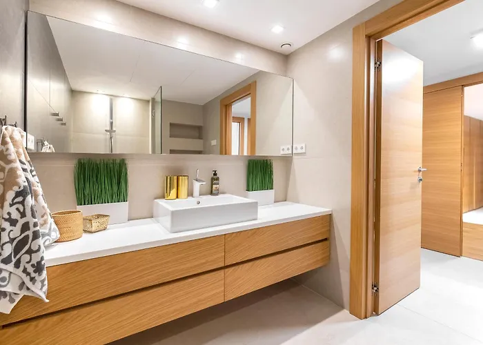Frontline 6 Bdrm Luxury W Access