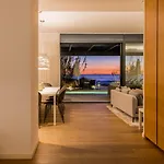 Frontline 6 Bdrm Luxury W Access * Marbella