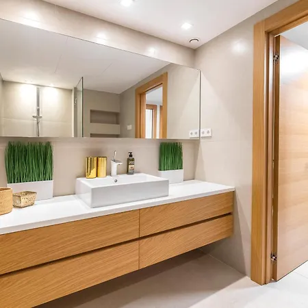 Frontline 6 Bdrm Luxury W Access