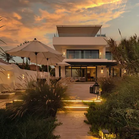 Frontline 6 Bdrm Luxury W Access Appartement *