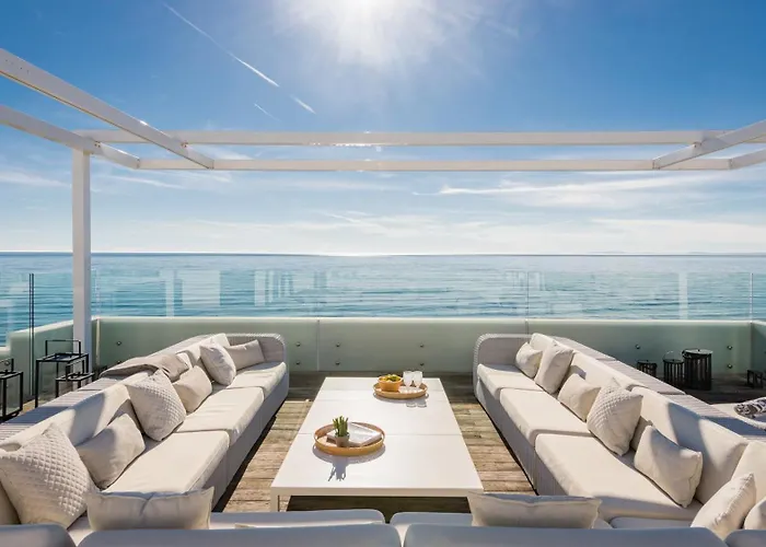 Frontline 6 Bdrm Luxury W Access Marbella