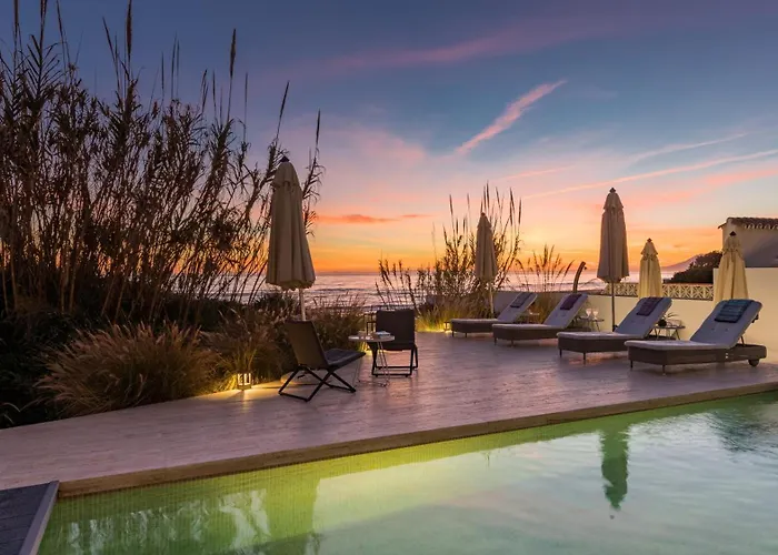 Frontline 6 Bdrm Luxury W Access * Marbella
