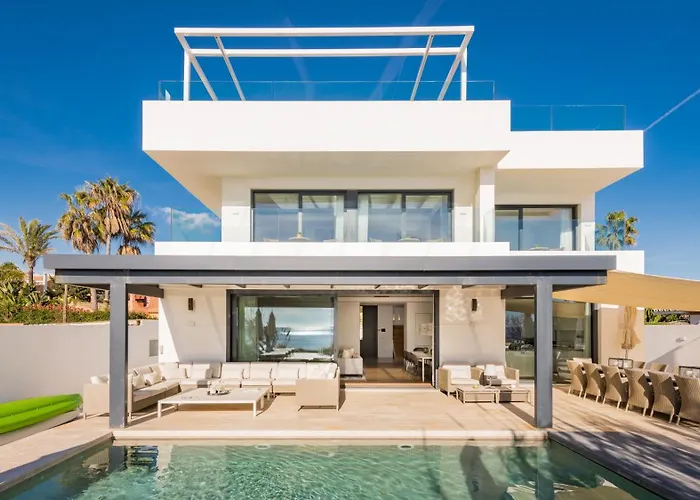 Frontline 6 Bdrm Luxury W Access Marbella