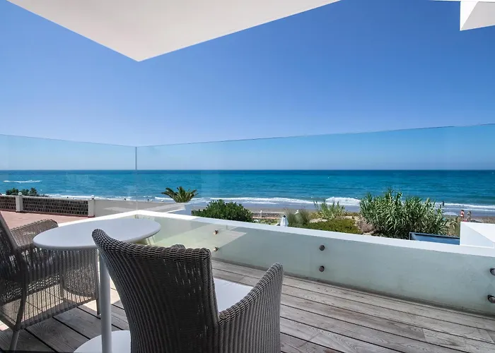Frontline 6 Bdrm Luxury W Access Marbella