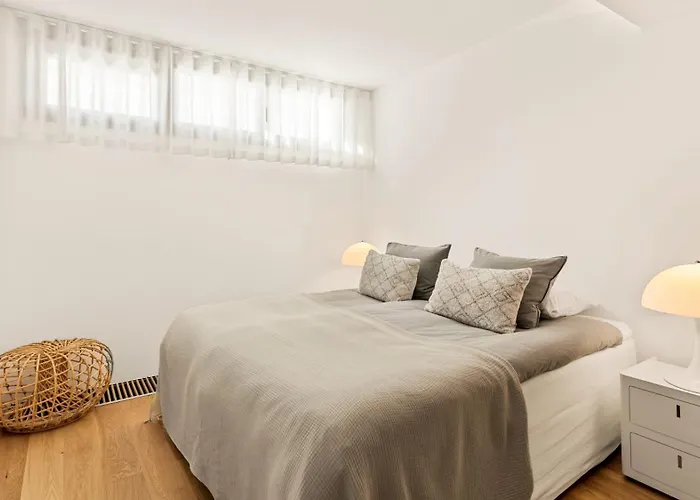 Frontline 6 Bdrm Luxury W Access