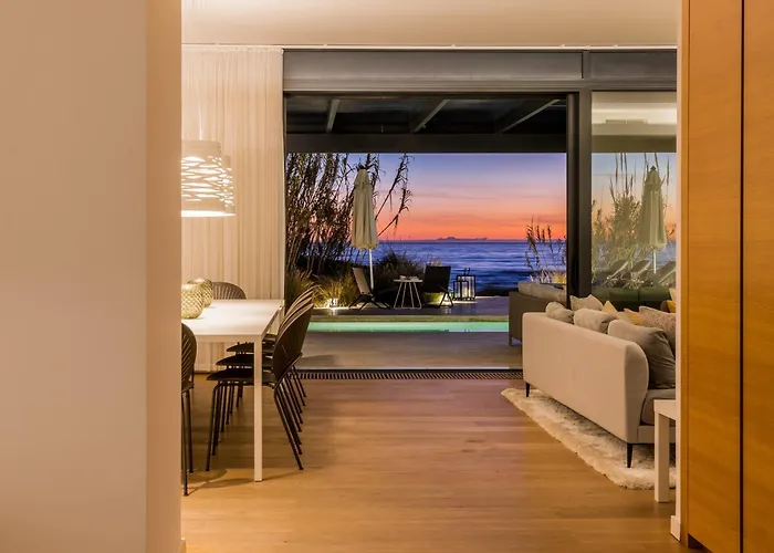 Frontline 6 Bdrm Luxury W Access * Marbella